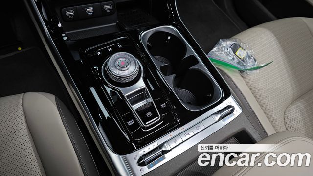 Kia Canival 2023 — photo 9