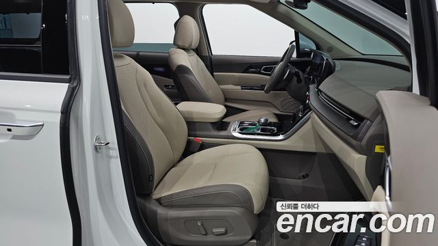 Kia Canival 2023 — photo 10