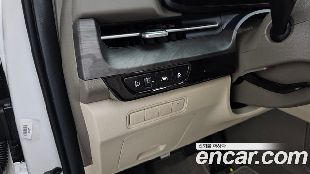 Kia Canival 2023 — photo 17