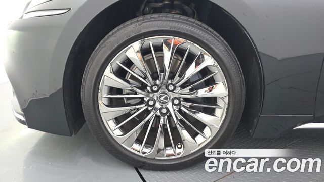 Lexus LS 2018 — photo 5