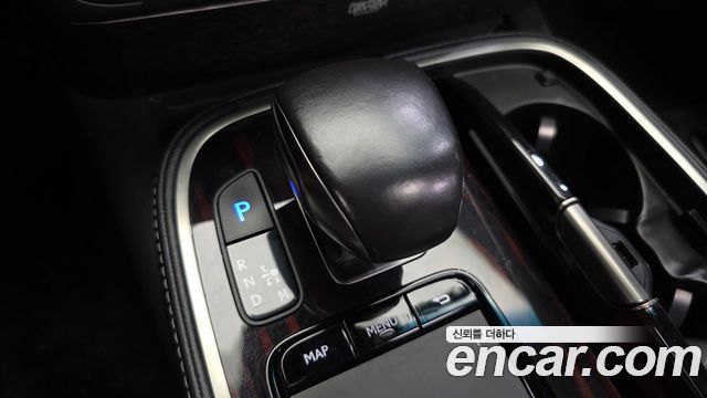 Lexus LS 2018 — photo 9