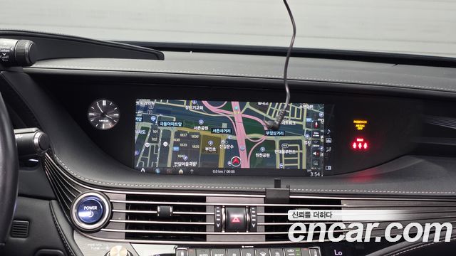 Lexus LS 2018 — photo 14