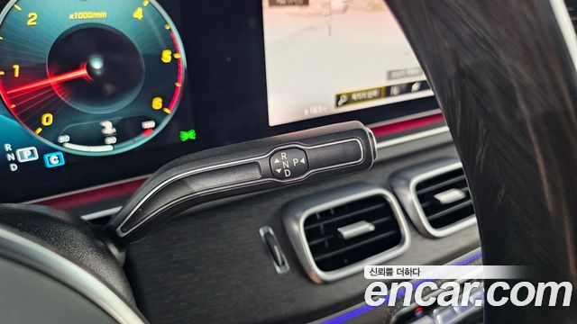 Mercedes-Benz GLS-Class 2022 — photo 12