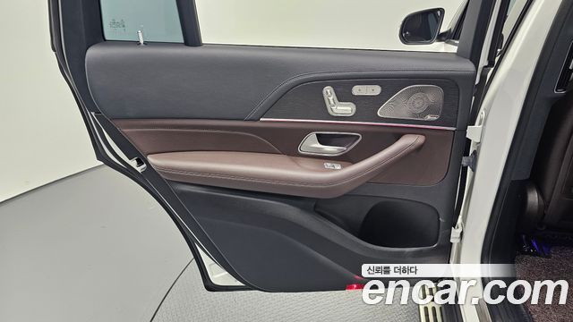 Mercedes-Benz GLS-Class 2022 — photo 15