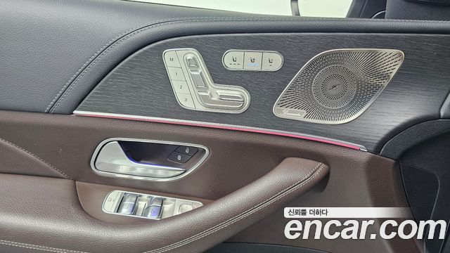 Mercedes-Benz GLS-Class 2022 — photo 29