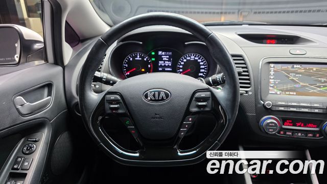 Kia K3 2016 — photo 13
