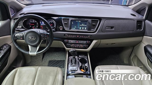 Kia Canival 2016 — photo 7