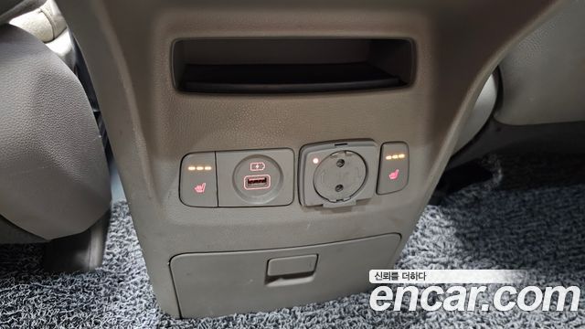 Kia Canival 2016 — photo 16