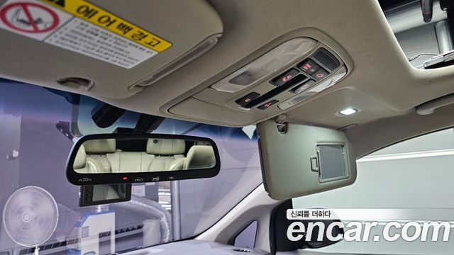 Kia Canival 2016 — photo 18
