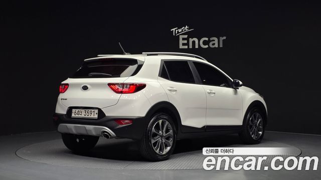 Kia Stonic 2018 — photo 2
