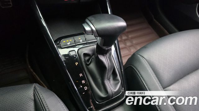 Kia Stonic 2018 — photo 12
