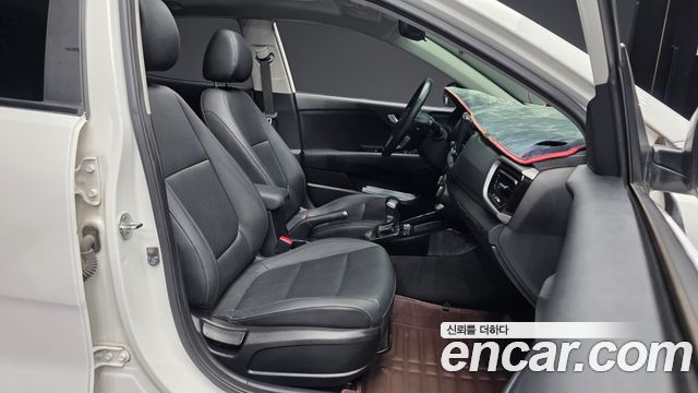Kia Stonic 2018 — photo 17