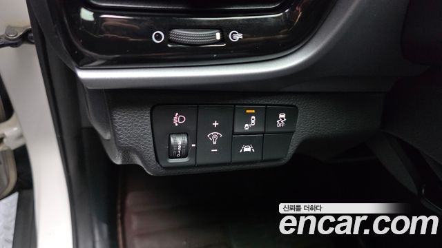Kia Stonic 2018 — photo 23