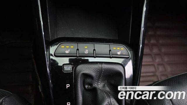 Kia Stonic 2018 — photo 28