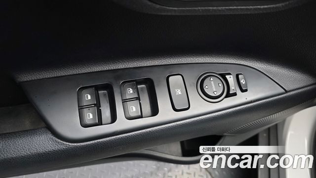 Kia Stonic 2018 — photo 31