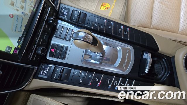 Porsche Panamera 2011 — photo 12