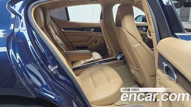 Porsche Panamera 2011 — photo 17