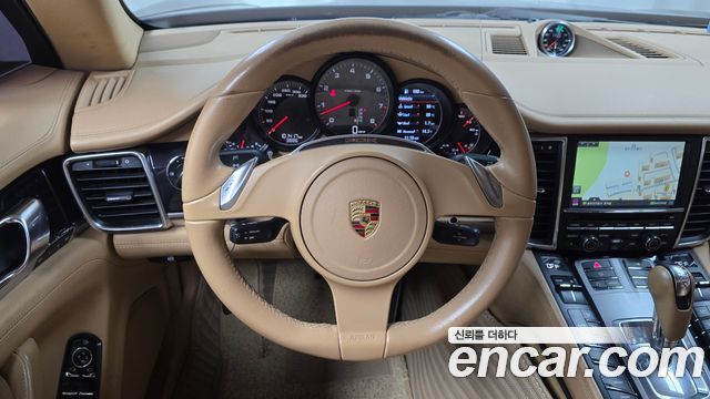 Porsche Panamera 2011 — photo 18