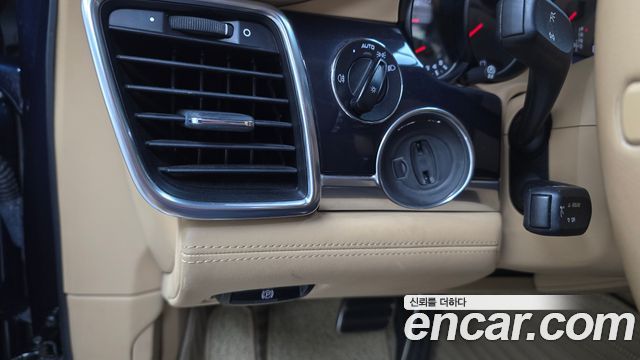 Porsche Panamera 2011 — photo 24