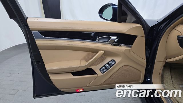 Porsche Panamera 2011 — photo 14