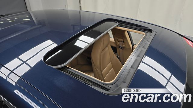 Porsche Panamera 2011 — photo 27