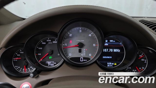 Porsche Cayenne 2014 — photo 8