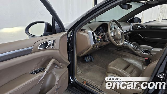 Porsche Cayenne 2014 — photo 10