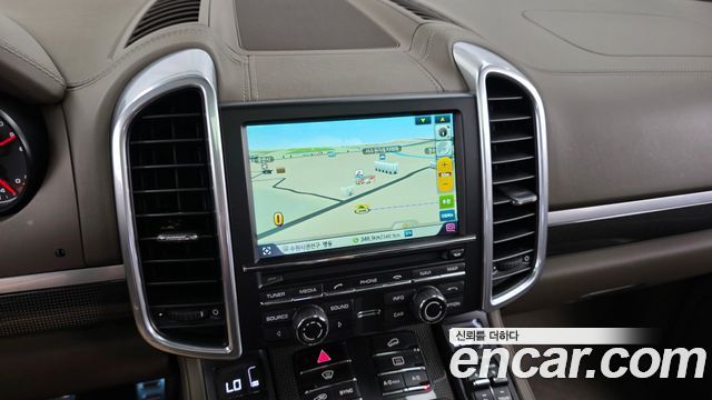 Porsche Cayenne 2014 — photo 14