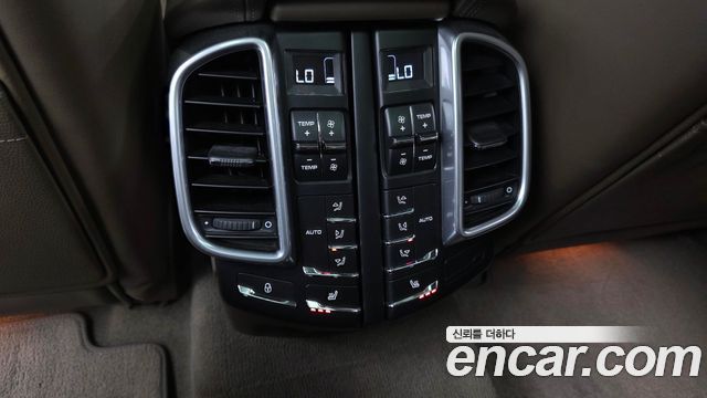 Porsche Cayenne 2014 — photo 19