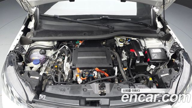 Peugeot 2008 2023 — photo 6