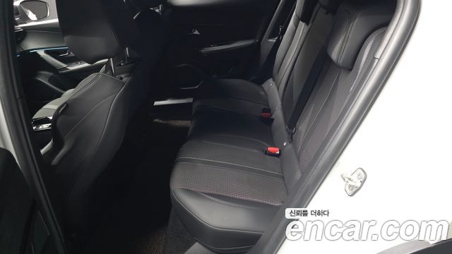 Peugeot 2008 2023 — photo 18