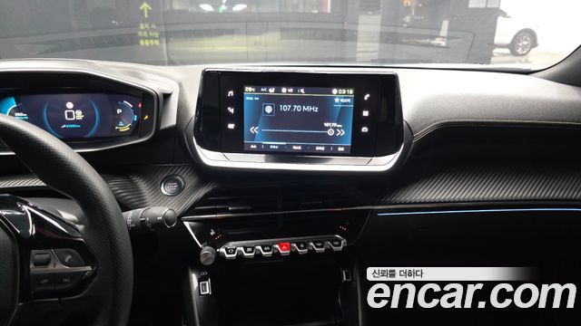 Peugeot 2008 2023 — photo 20