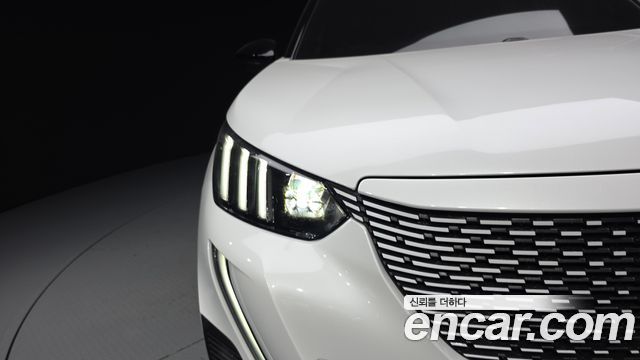 Peugeot 2008 2023 — photo 8