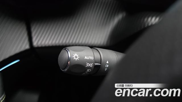 Peugeot 2008 2023 — photo 29