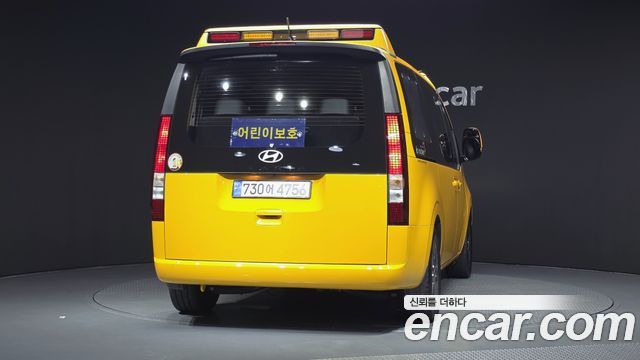 Hyundai Staria 2025 — photo 4