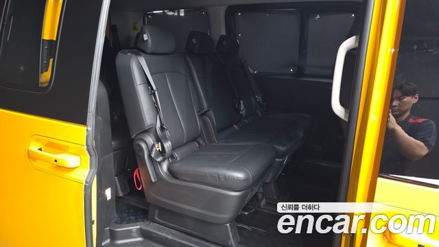 Hyundai Staria 2025 — photo 17