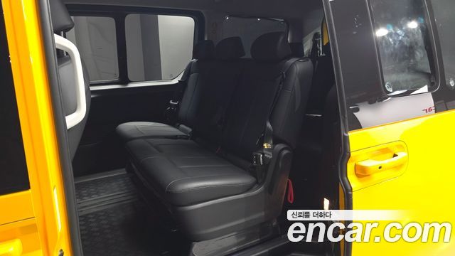 Hyundai Staria 2025 — photo 18
