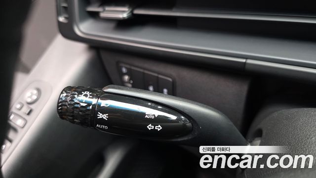 Hyundai Staria 2025 — photo 25