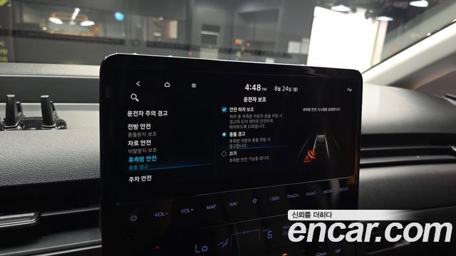 Hyundai Staria 2025 — photo 28