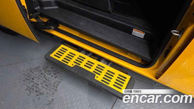 Hyundai Staria 2025 — photo 30