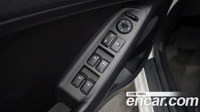 Kia K3 2015 — photo 12