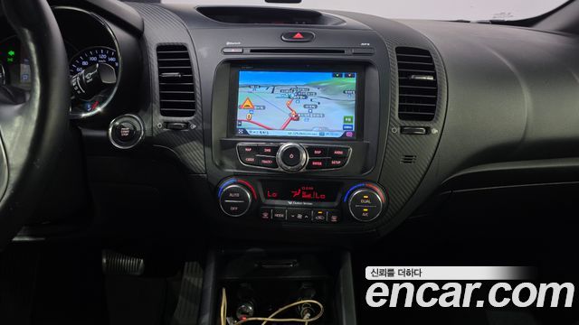 Kia K3 2015 — photo 16