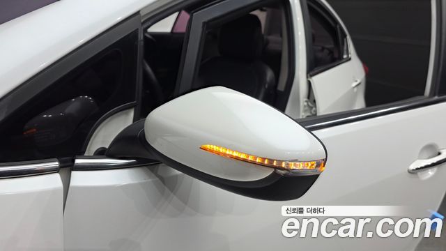 Kia K3 2015 — photo 19