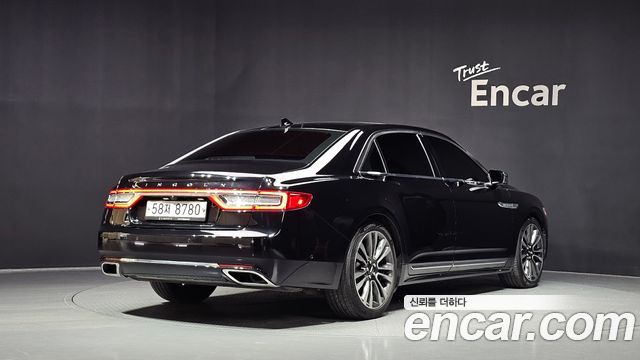 Lincoln Continental 2019 — photo 2
