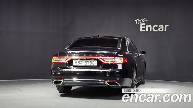 Lincoln Continental 2019 — photo 4