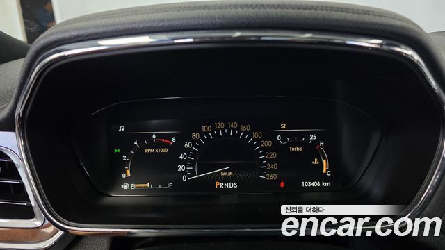Lincoln Continental 2019 — photo 11