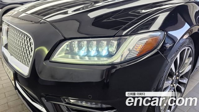 Lincoln Continental 2019 — photo 8