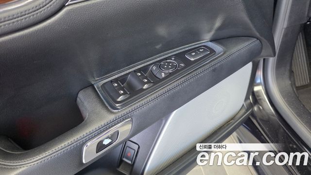 Lincoln Continental 2019 — photo 28