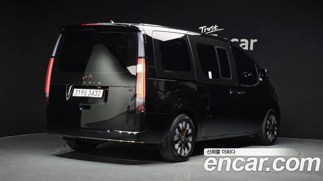 Hyundai Staria 2024 — photo 2