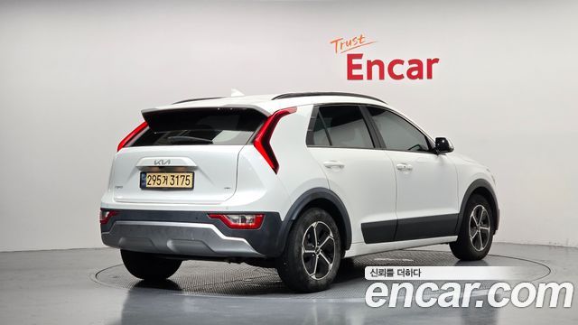 Kia Niro 2022 — photo 2